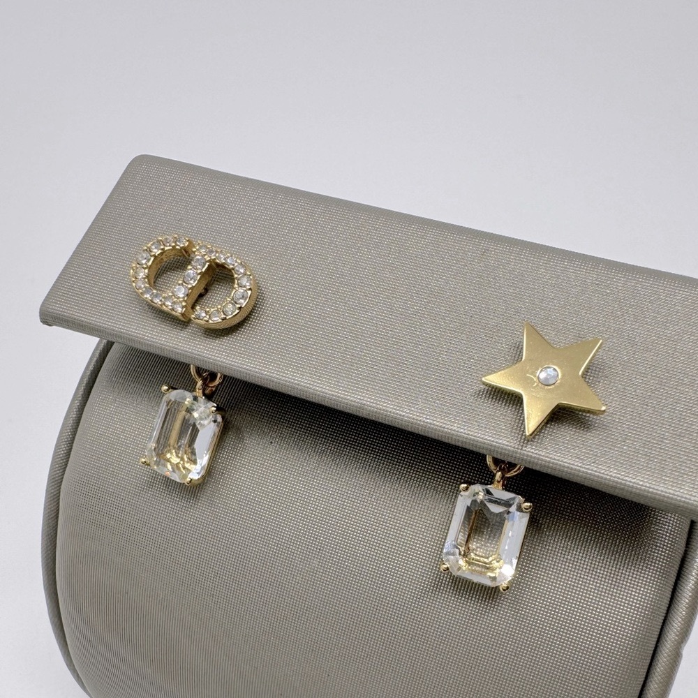 Pre-loved Crystal Star CD Earrings Gold